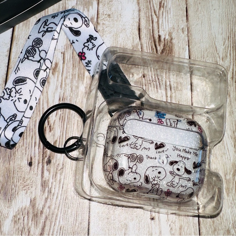 💙3/$15💙 Snoopy AirPod Case w/ Lanyard